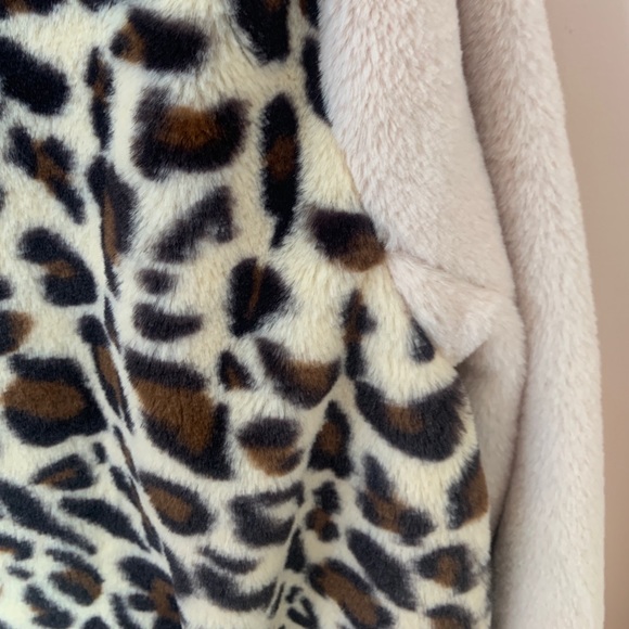 Leopard Fur Bomber - Picture 3 of 5